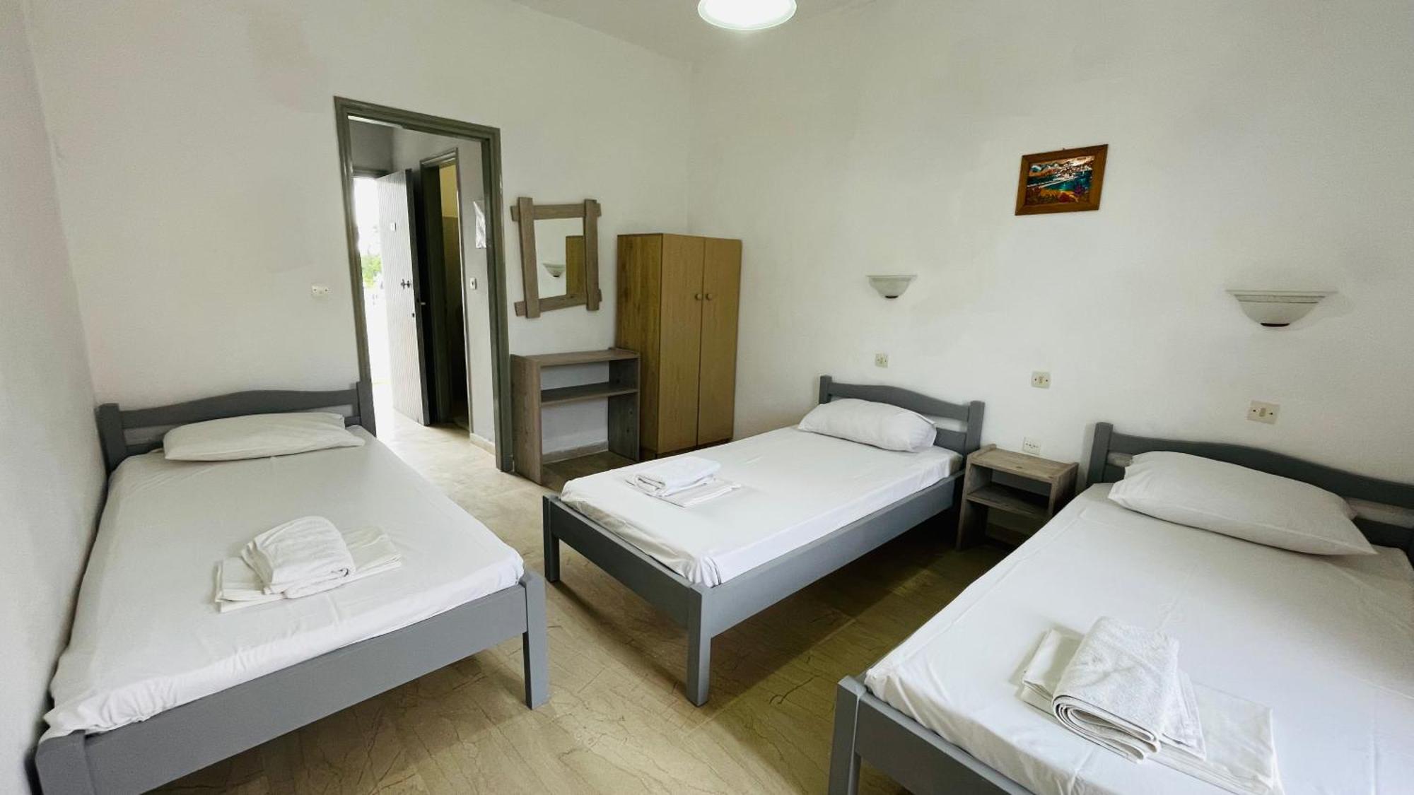 Full House Kavos Hotel Екстериор снимка