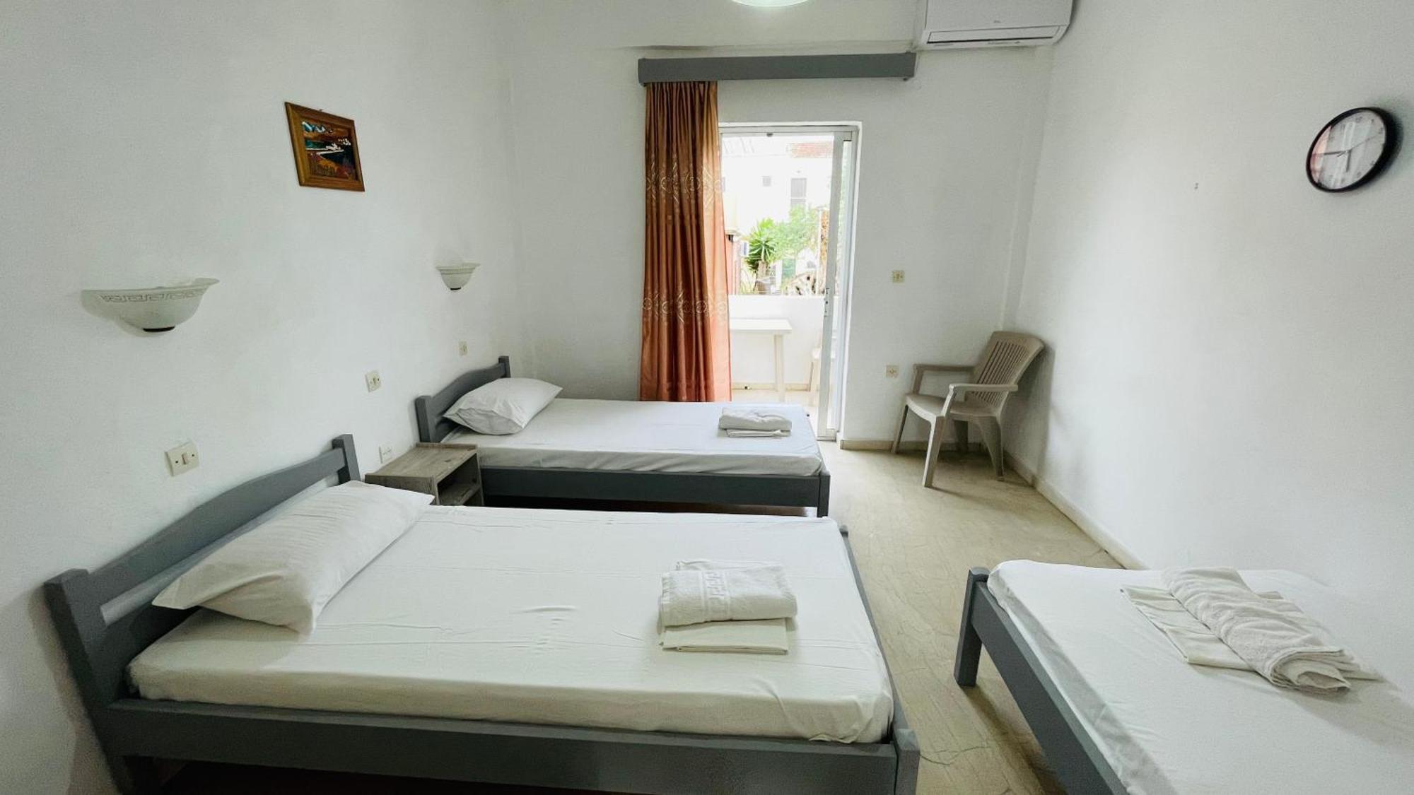 Full House Kavos Hotel Екстериор снимка