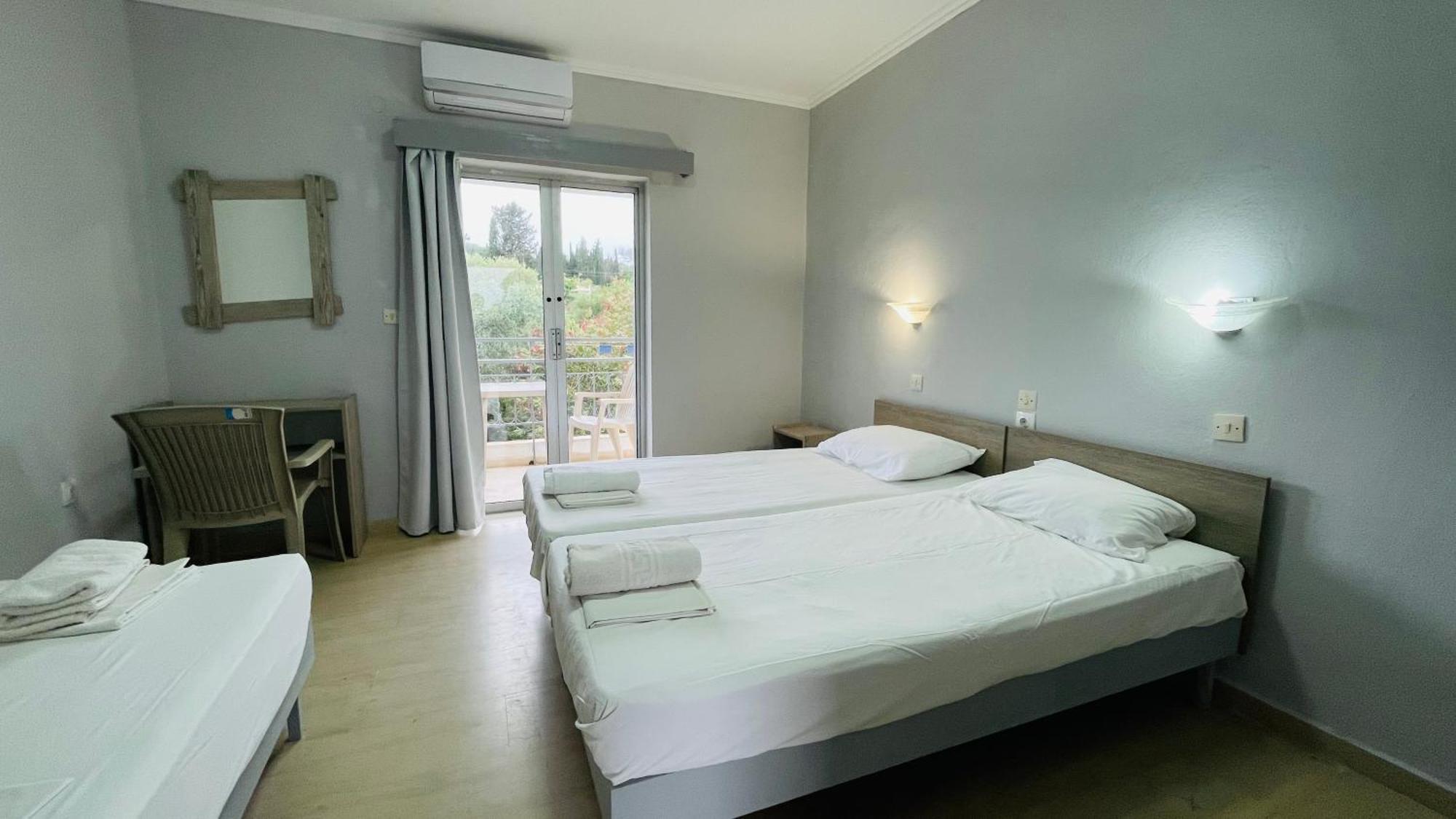 Full House Kavos Hotel Екстериор снимка