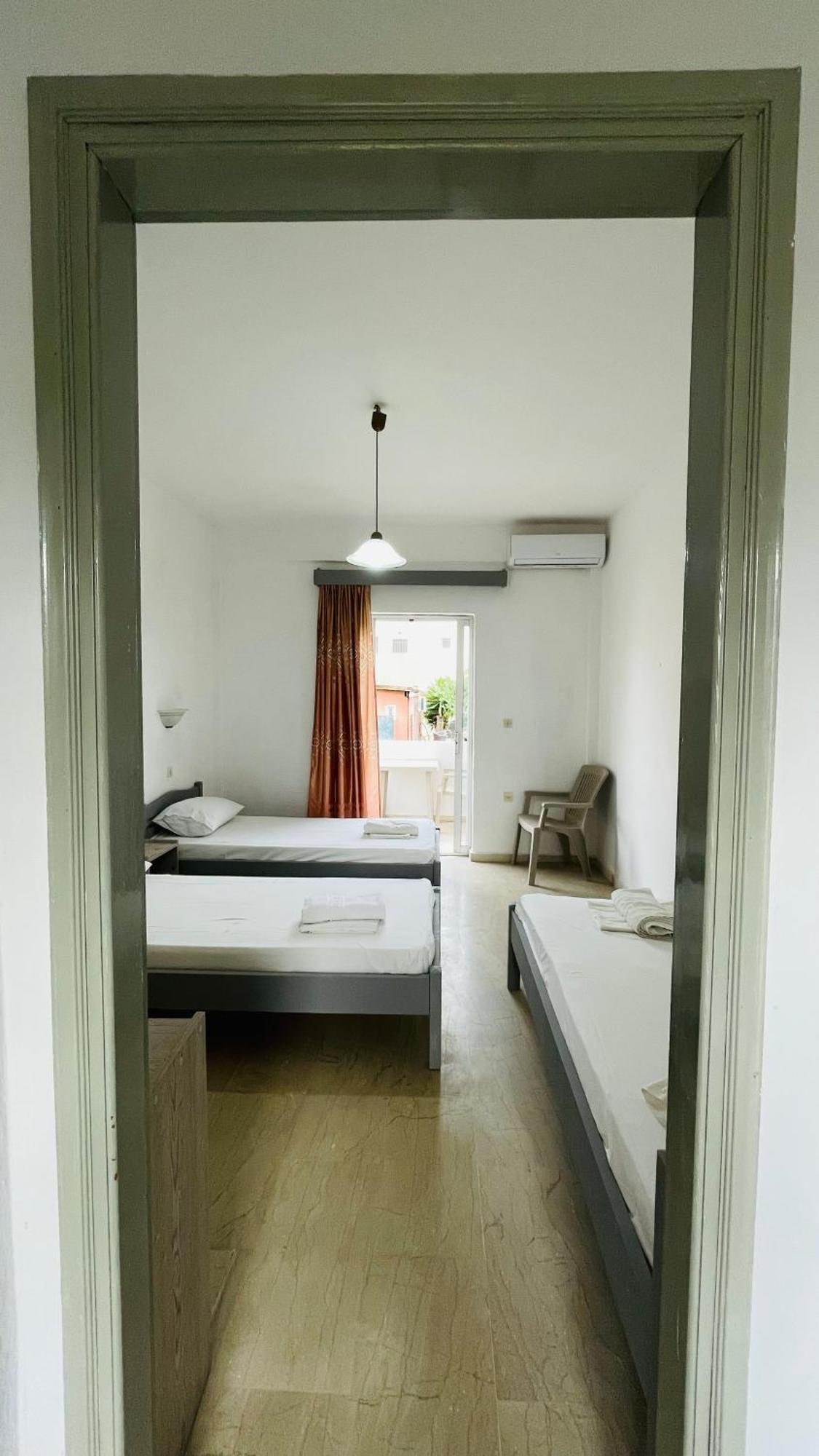 Full House Kavos Hotel Екстериор снимка