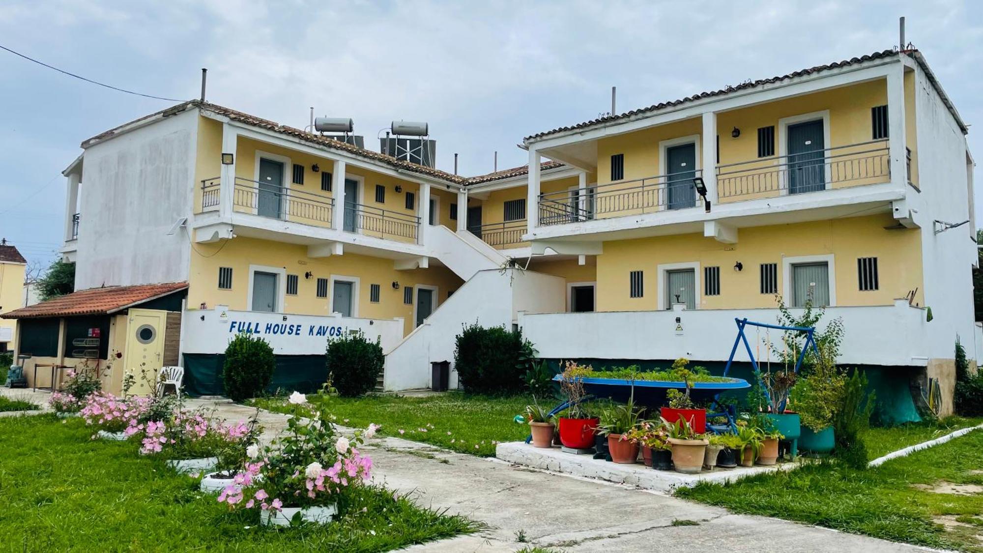 Full House Kavos Hotel Екстериор снимка