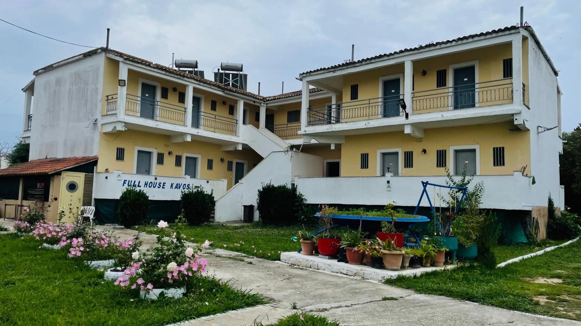 Full House Kavos Hotel Екстериор снимка