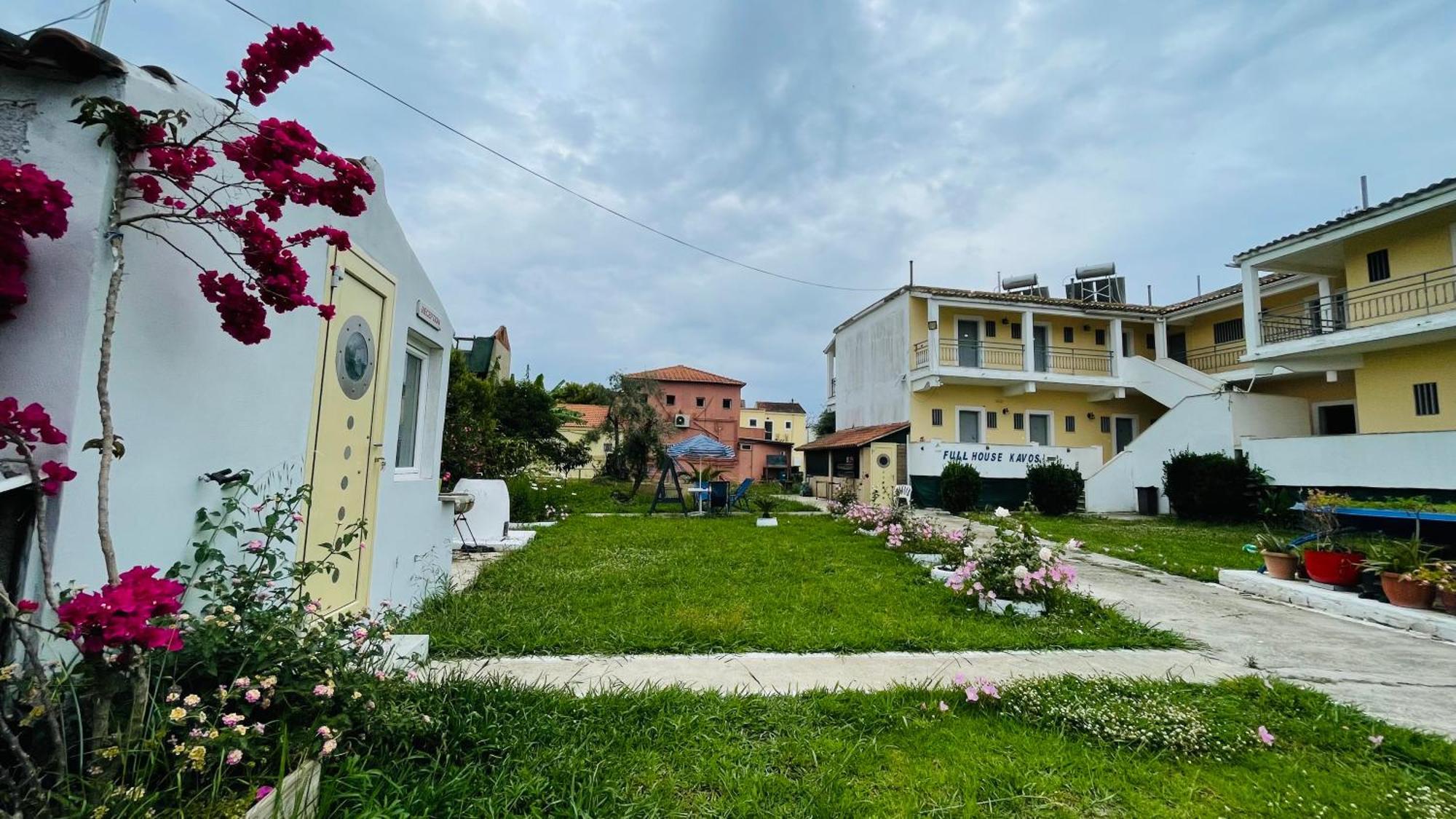 Full House Kavos Hotel Екстериор снимка