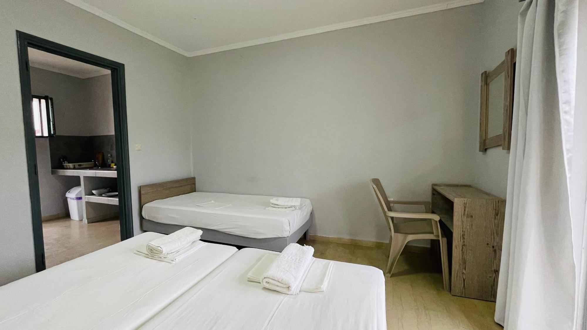 Full House Kavos Hotel Екстериор снимка