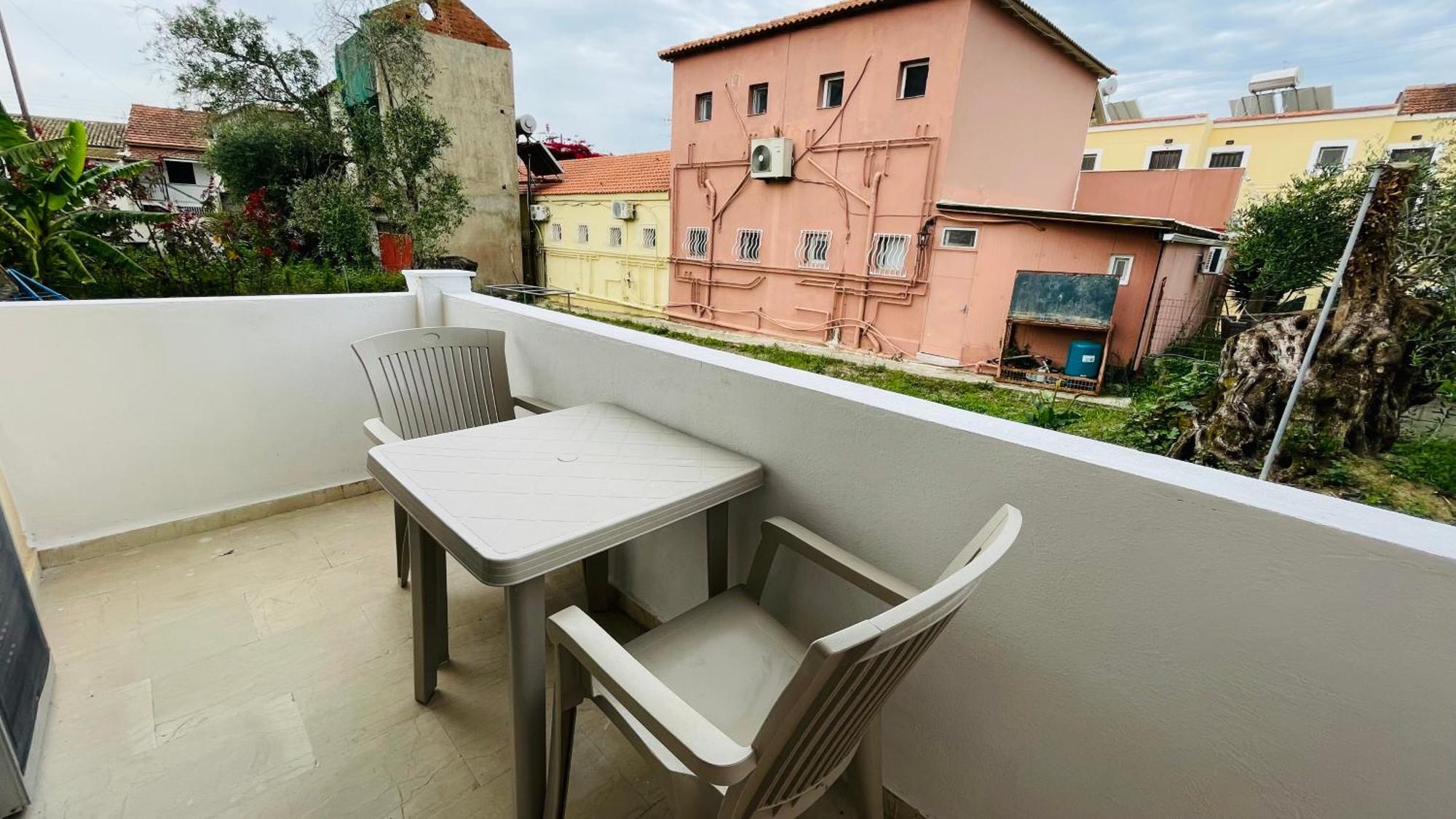 Full House Kavos Hotel Екстериор снимка
